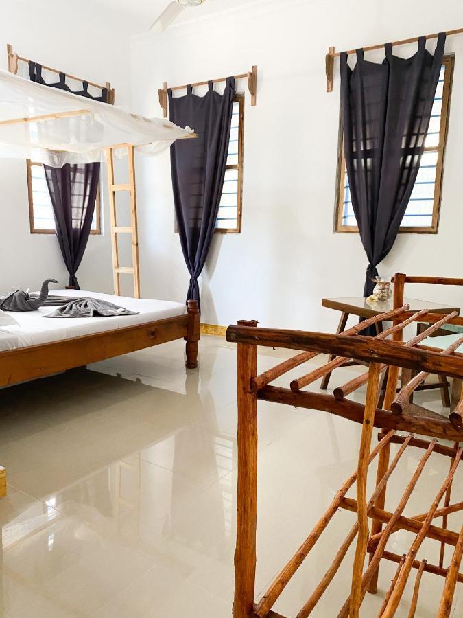 Lighthouse Guesthouse Nungwi Luaran gambar