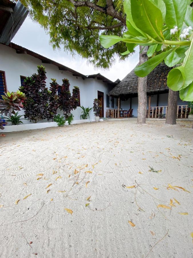 Lighthouse Guesthouse Nungwi Luaran gambar