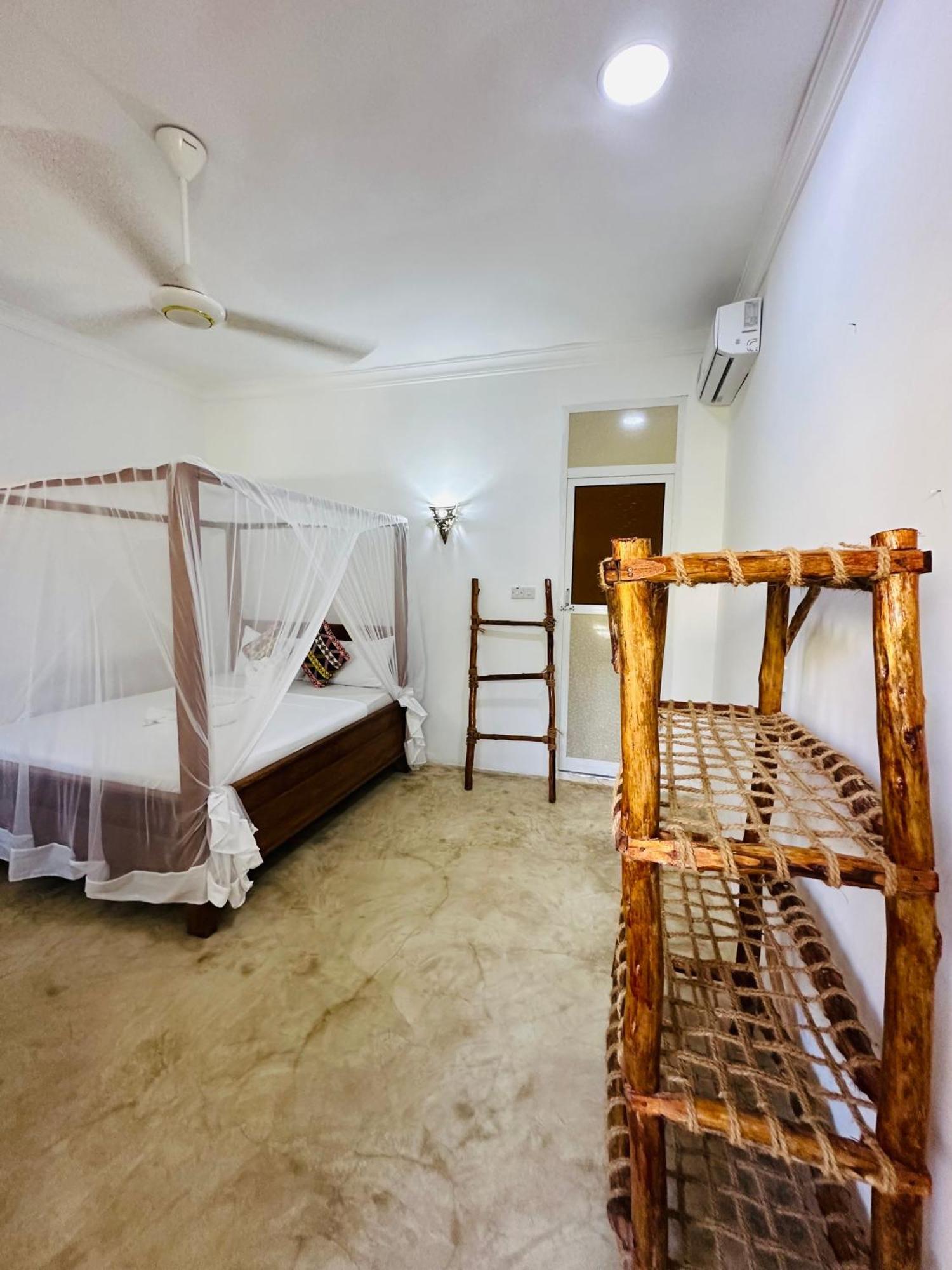 Lighthouse Guesthouse Nungwi Luaran gambar