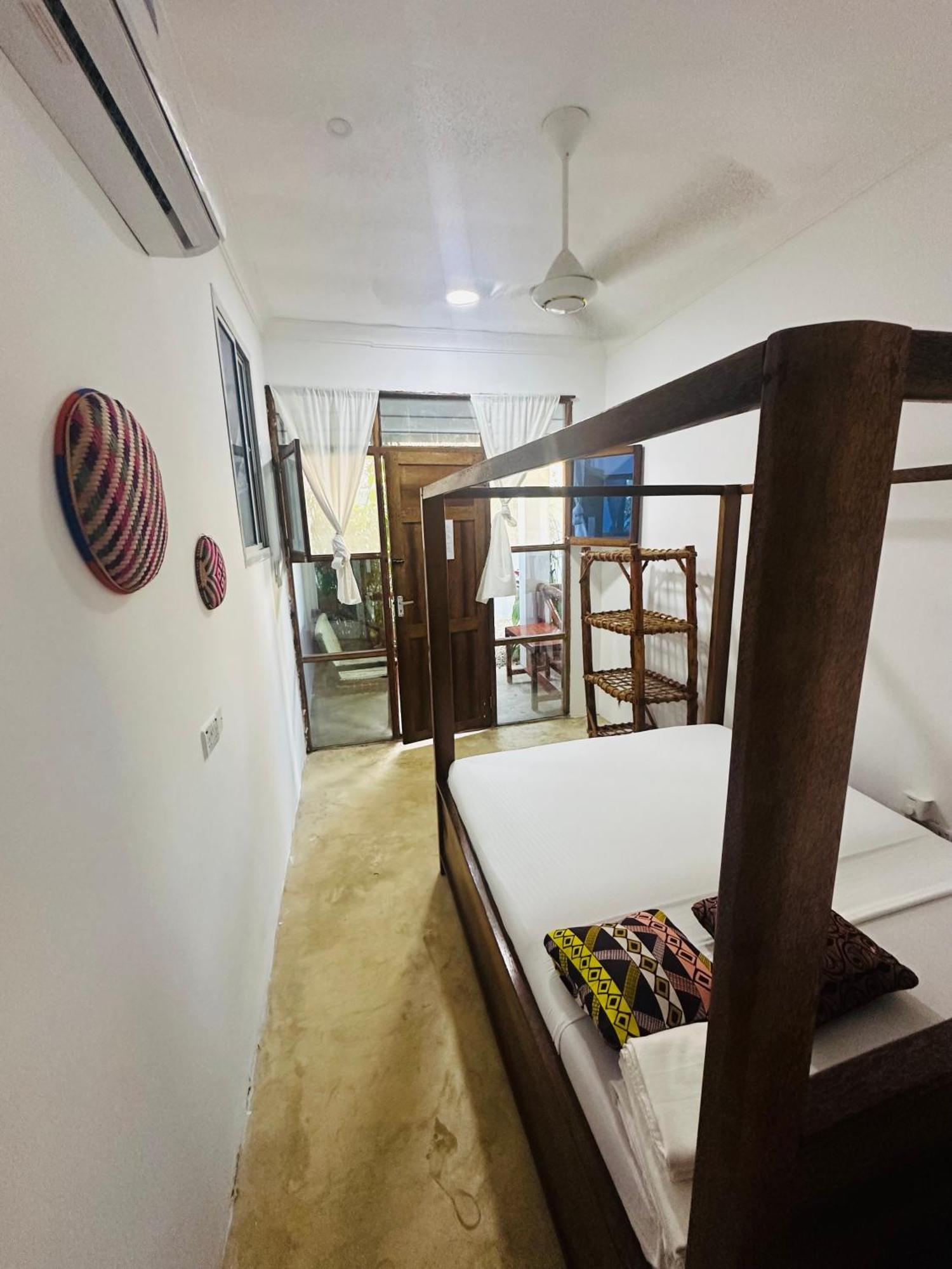Lighthouse Guesthouse Nungwi Luaran gambar